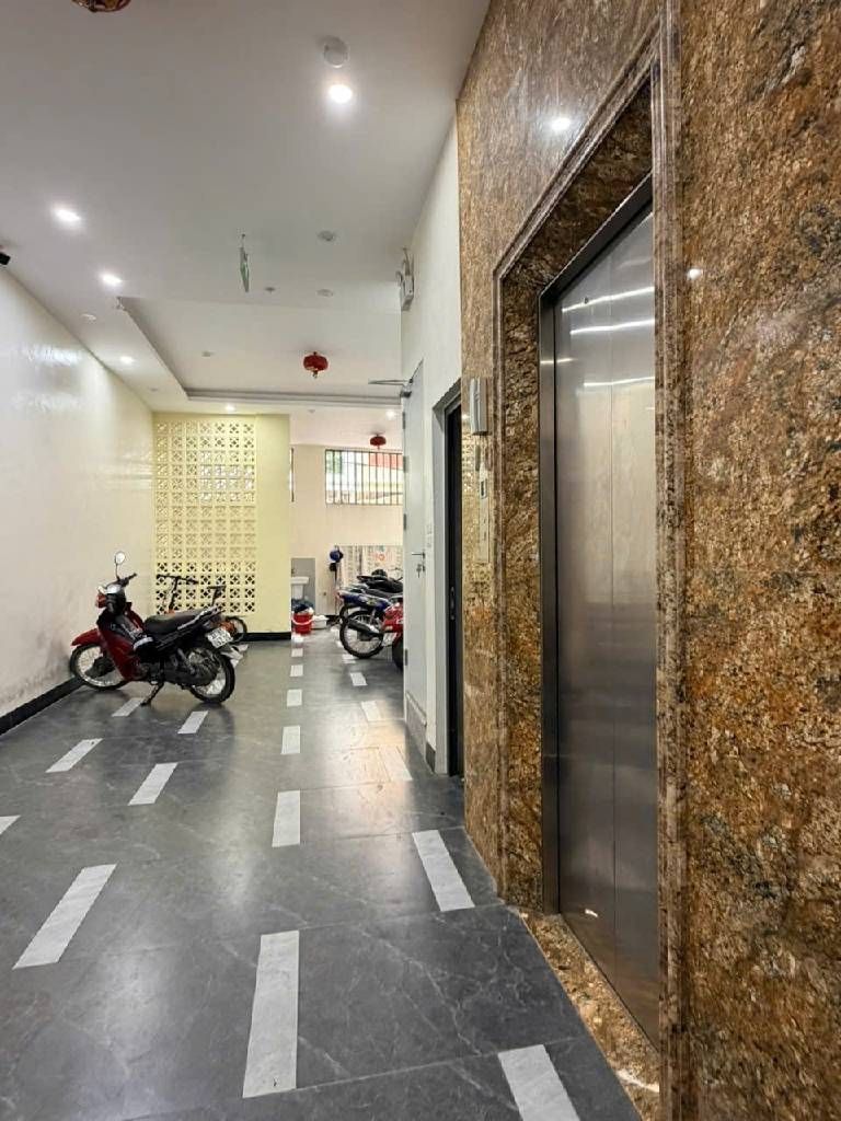 Bán Nhà Phố Bạch Đằng, 70M2, 6 Tầng Thang Máy, 2 Mặt Ngõ Ô Tô Tránh, Dòng Tiền 1 Tỷ/Năm, 23 Tỷ